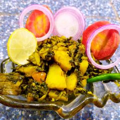 A picture of Aloo Methi.