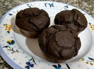Una foto de Muffins de algarroba y frutos del bosque light 65 cal