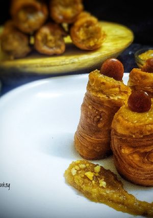 খাজা রোল (khaja roll recipe in Bengali) রেসিপির প্রধান ছবি