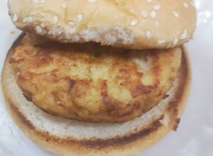 Gambar Basic Chicken Burger