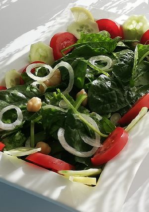 Une photo de Salade composée de pousses d'épinard