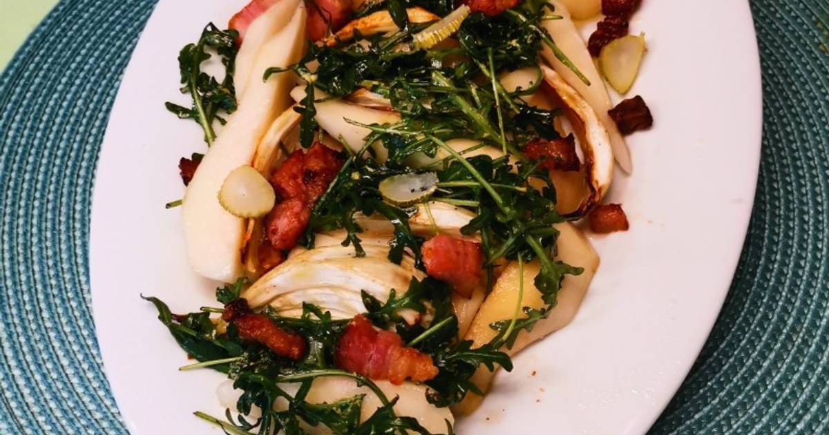 Fenchel-Birnen-Salat mit gebratenem Bauchspeck Rezept von Leonella ...