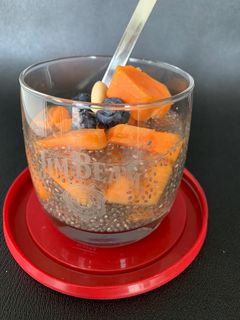 પપૈયા ચિયા પુડિંગ (Papaya Chiya Pudding Recipe In Gujarati) રેસીપી મુખ્ય ફોટો