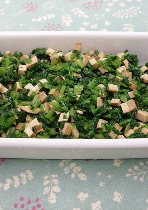 菠菜豆干小方丁 ⟨萬用常備菜7 ⟩ 的食譜成品照片