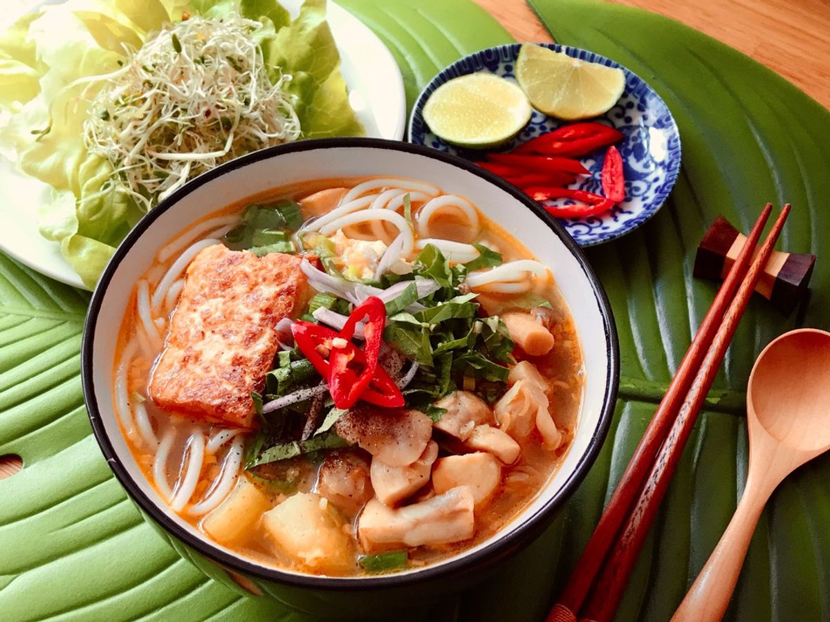 🌱 Bún Bò Huế Chay Nấu Nhanh Với Viên Súp