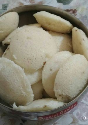 A picture of Suji Idli.