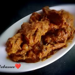 A picture of Radhuni Chicken.
