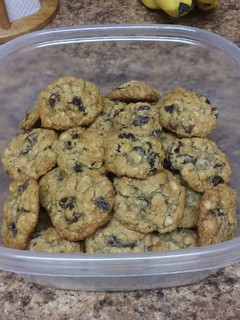 A picture of Chewy Oatmeal Cookies.