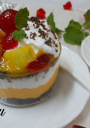 A picture of Mango cheesecake parfait.