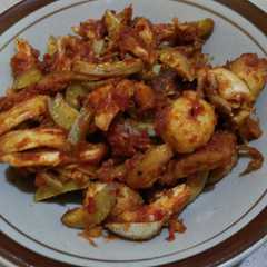 รูปของ Balado jengkol, ayam suwir dan telur puyuh