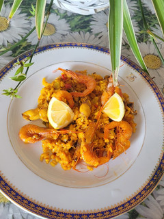 Una foto de Paella muy diferente y preparada en un plis plas y con ingredientes que no acostumbro a comprar
