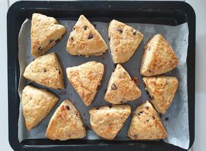 Foto resep Buttermilk Cheese and Choco Chip Scones