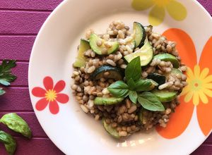 Foto di Insalata di riso integrale con lenticchie e zucchine