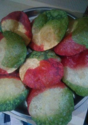 A picture of Tricolour masala puri.