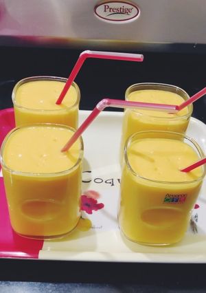 मैंगो मिल्कशेक (Mango MilkShake recipe in Hindi) रेसिपी मुख्य फोटो