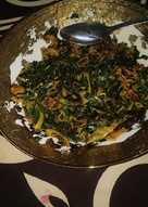 Tumis daun pepaya dengan cumi asin