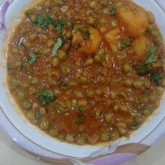 A picture of Aloo Matar ka Salan.