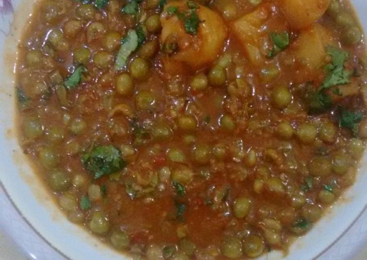 Simple Way to Prepare Speedy Aloo Matar ka Salan