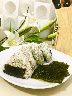 Foto resep Onigiri tuna mayo enak simpel sederhana ala anak kosan