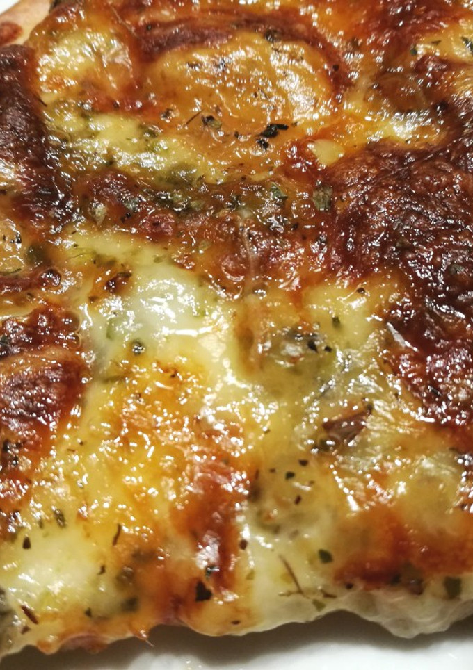 Una foto de Pizza de gorgonzola 🍕