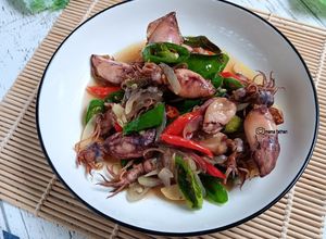 Foto resep Oseng cumi sotong cabai hijau