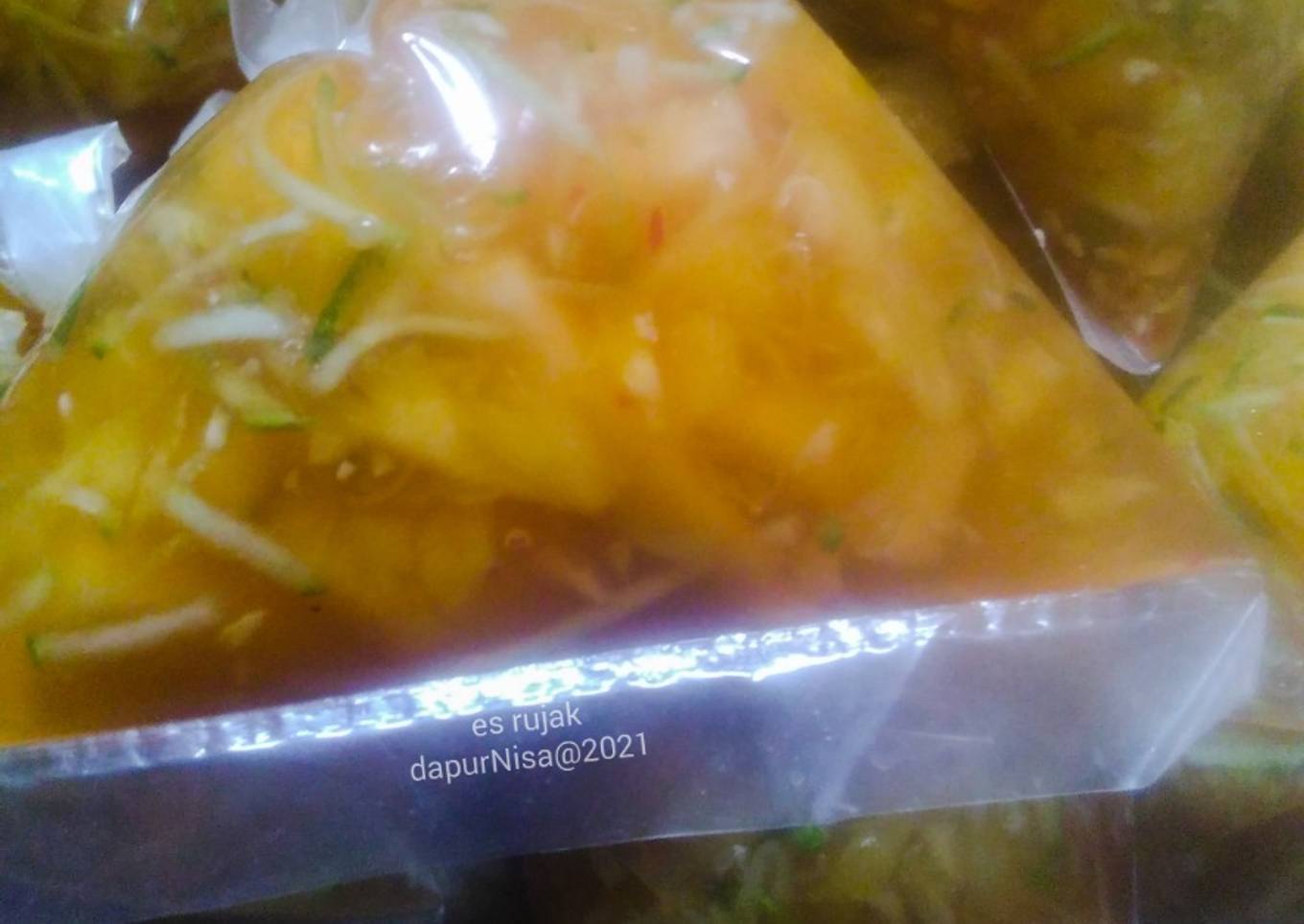 Es Rujak pedas manis