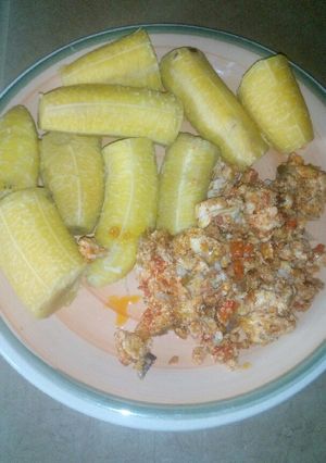 A picture of Boiled plantain and egg sauce.
