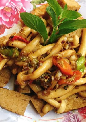 Hình của món Nấm linh chi trắng xào chả chay - cho tín đồ thèm nấm 😋.