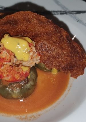 Una foto de Alcachofas al horno con suquet de gamba y gambas a la plancha