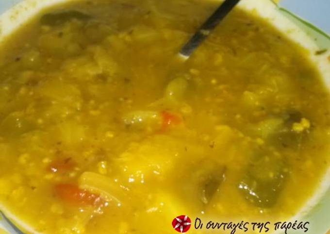 κύρια φωτογραφία συνταγής Χορταστική σούπα με βρώμη πηχτή κι αχνιστή διαίτης