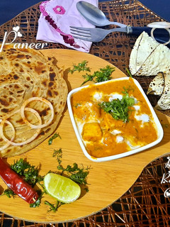 શાહી પનીર(Shahi paneer Recipe in Gujarati) રેસીપી મુખ્ય ફોટો
