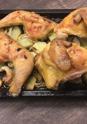 Una foto de Pollo al horno con patatas