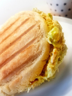 Una foto de Reina Pepiada, la arepa predilecta de Venezuela 🇻🇪