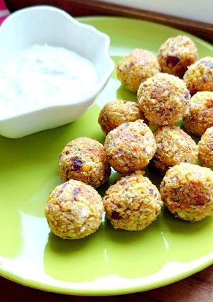 O poză a rețetei Falafel (la cuptor) cu sos de iaurt.