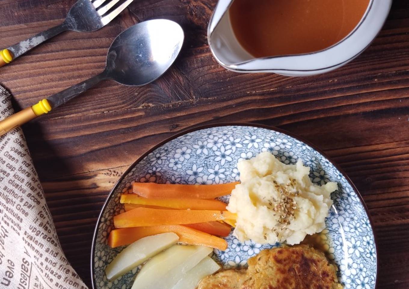 Tempeh Steak With Banana Peel & Gravy Sauce (Mashed Potato)