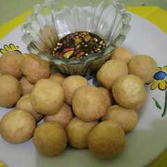 A picture of Tahu bulat.