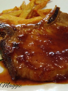 Una foto de Chuletas de cerdo en salsa de miel