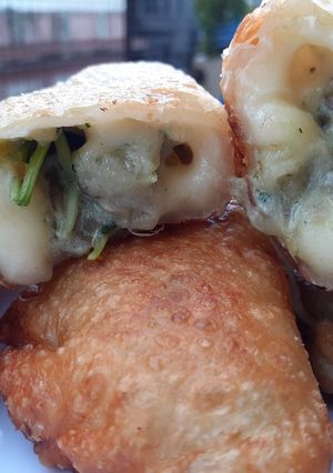 Una foto de Empanadas de Berenjenas Ahumada Queso y Rúcula /Pasteis de Berinjela defumada, Queijo é Rúcula