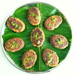 A picture of MORI VADE (Indian Dog Shark Cutlets).