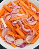 Món ăn vặt tốt cho sức khoẻ: cà rốt tươi và cà rốt chua ngọt