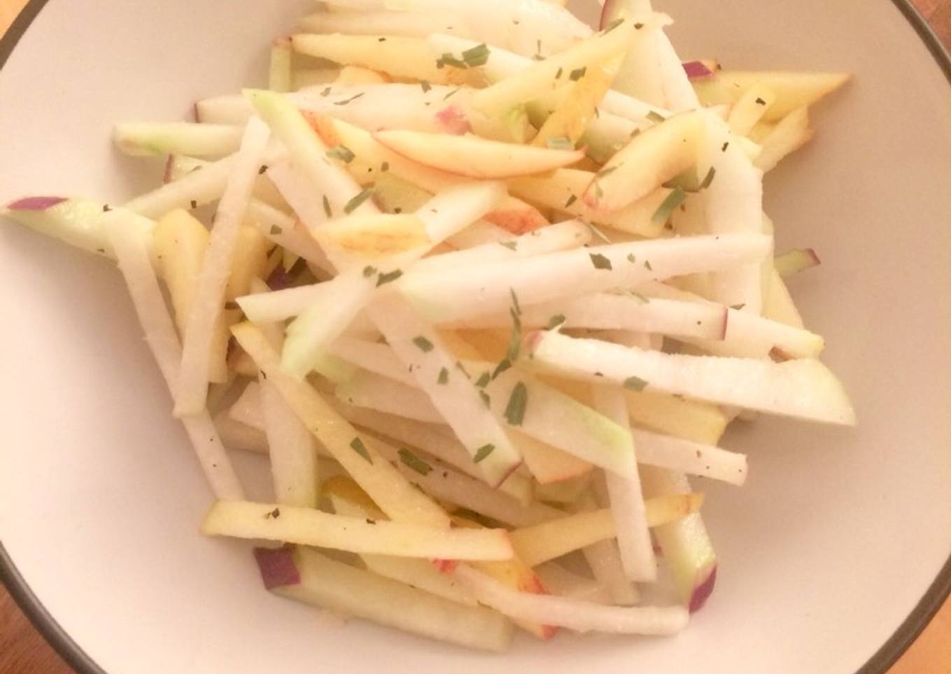 Kohlrabi & Apple Salad