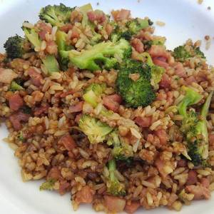 Arroz integral y quinoa con brócoli