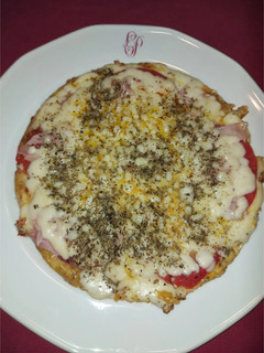 Una foto de Falsa pizza