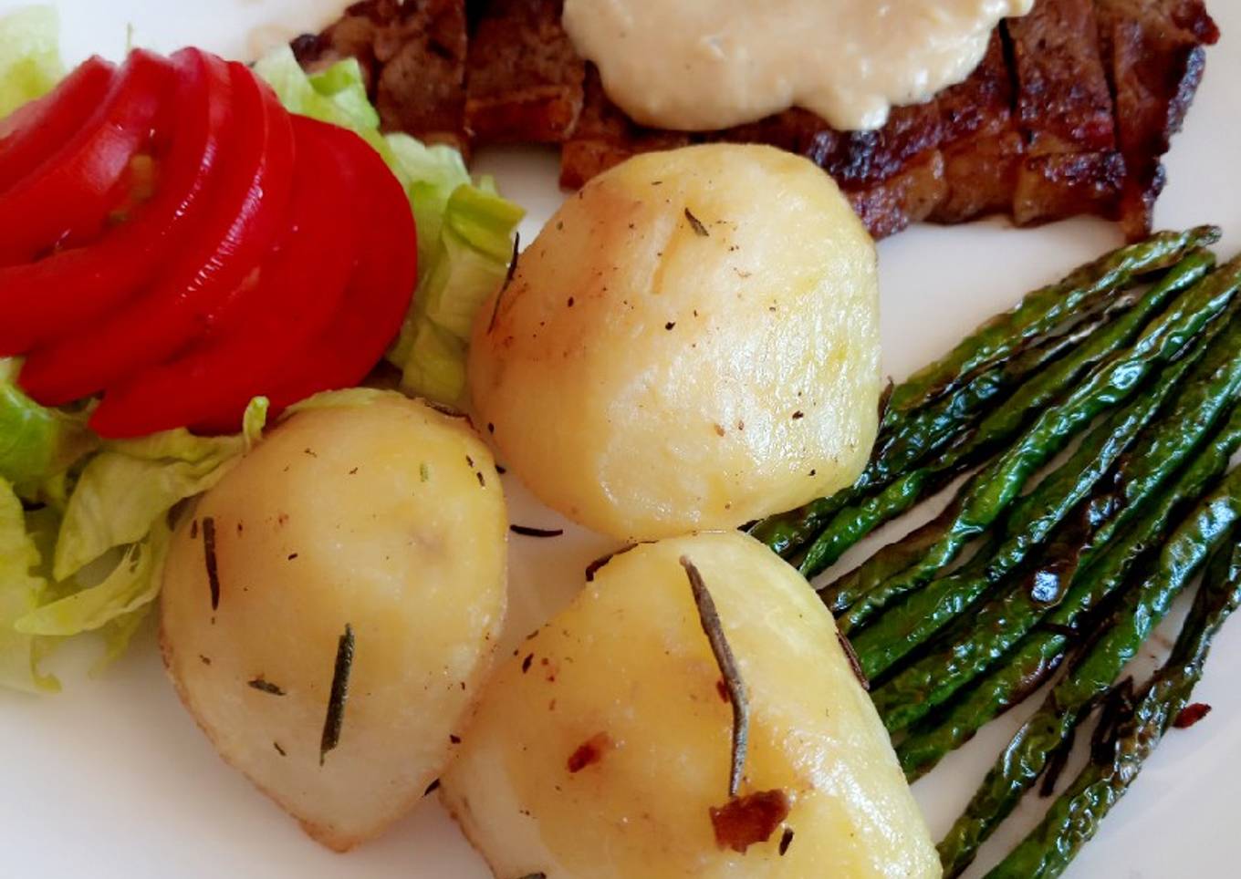 Sirloin steak with roast potatoes