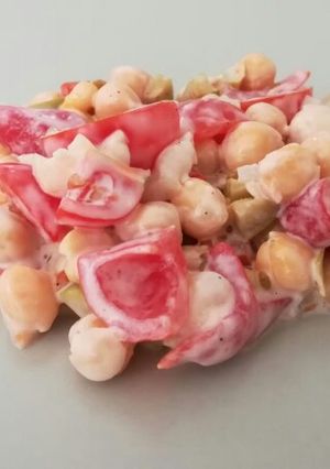 Una foto de Ensalada de garbanzos
