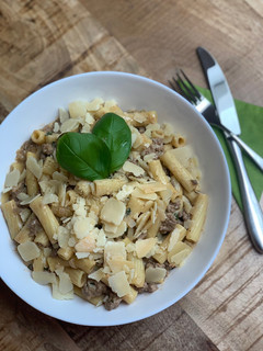 Rigatoni marhával, parmezánnal recept fotója