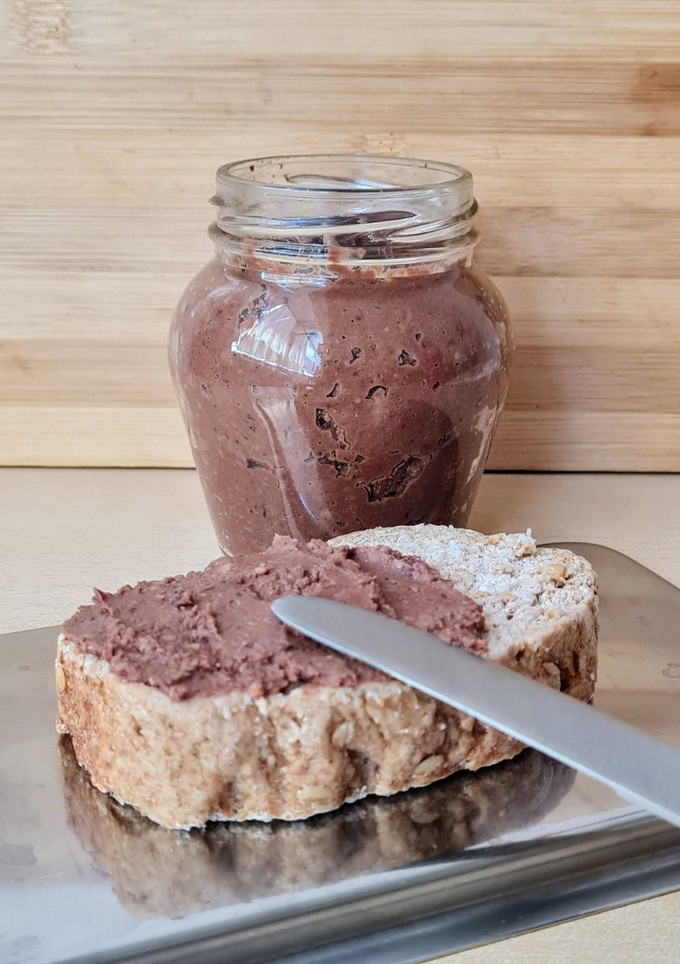 Una foto de Crema de chocolate saludable sin azúcar agregado ni edulcorante, con garbanzos 🍫