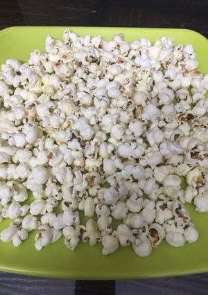पॉपकॉर्न (Popcorn recipe in hindi) रेसिपी मुख्य फोटो