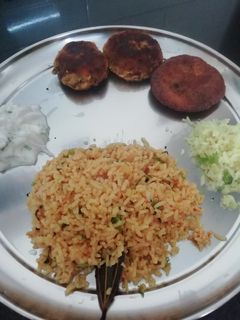தக்காளி சாதம்(tomato rice recipe in tamil) செய்முறை முக்கிய புகைப்படம்