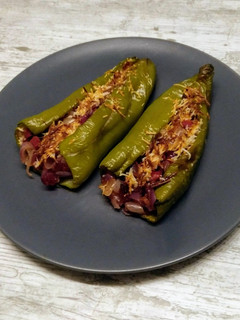 Una foto de Pimientos verdes italianos rellenos de chorizo